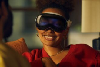 Stay connected to people around you with Apple vision pro